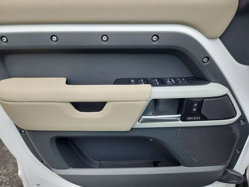 Used 2024 Land Rover Defender 110 X-Dynamic SE image 22