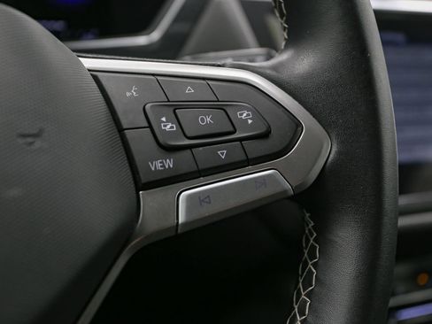 Used 2022 Volkswagen Tiguan SE image 39