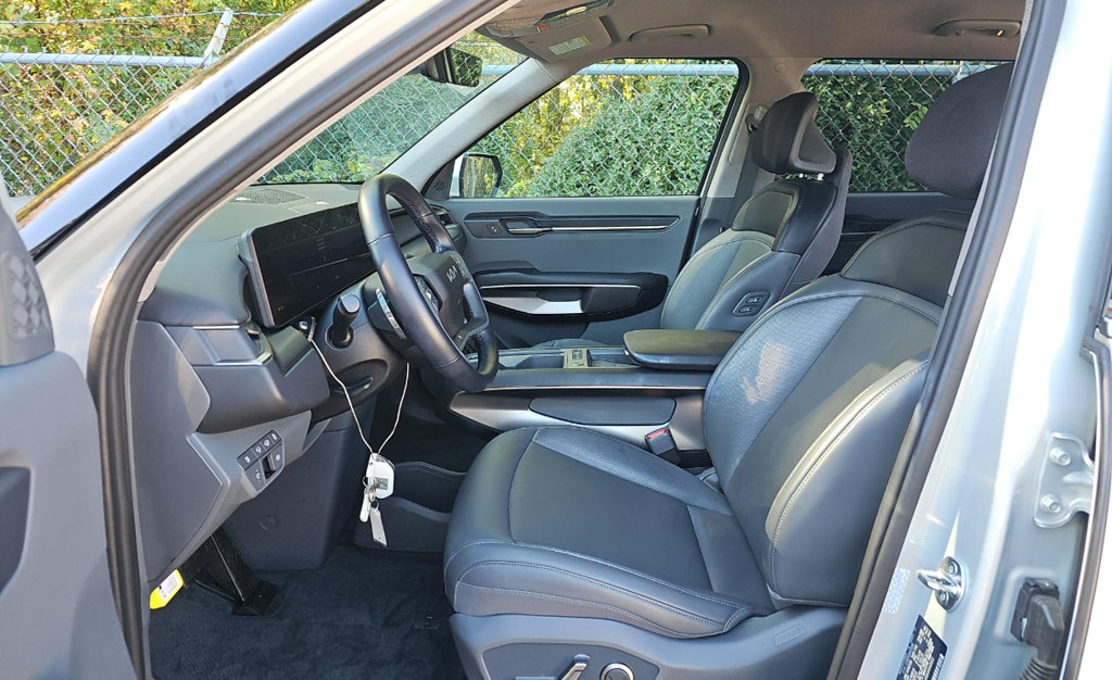 Used 2024 Kia EV9 Light Long Range RWD image 10
