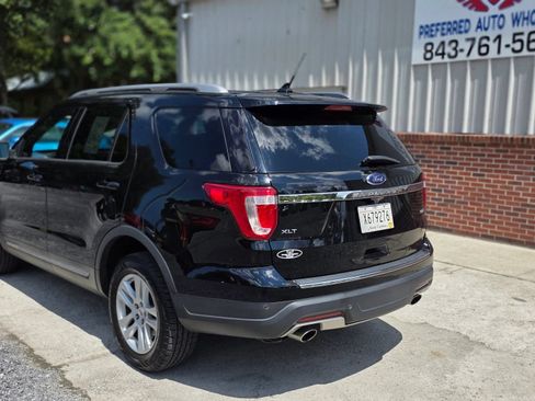 Used 2018 Ford Explorer XLT w/ Equipment Group 202A AWD/4WD image 5