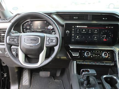 Used 2025 GMC Sierra 1500 Denali AWD/4WD image 10
