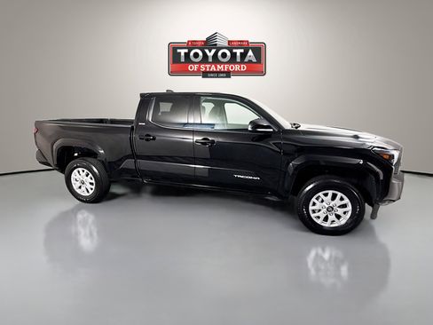 Certified 2025 Toyota Tacoma SR5 image 8