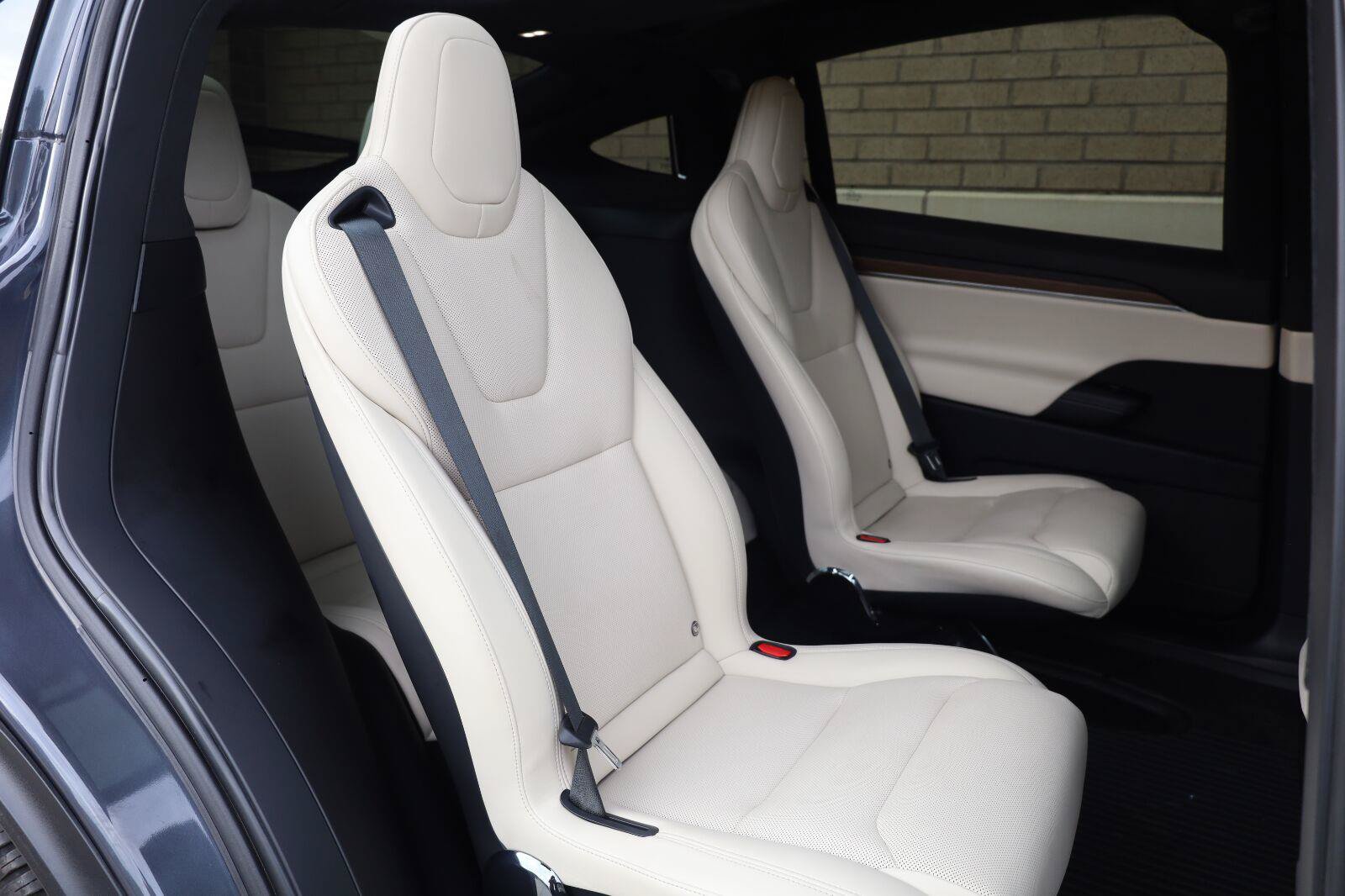 Used 2023 Tesla Model X AWD/4WD image 32