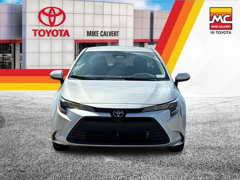 Certified 2025 Toyota Corolla LE FWD image 8