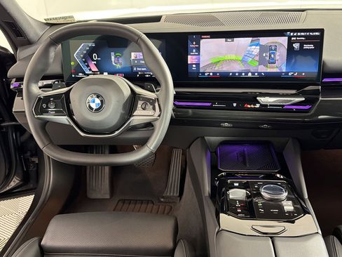 Certified 2025 BMW 530i xDrive w/ Premium Package AWD/4WD image 28