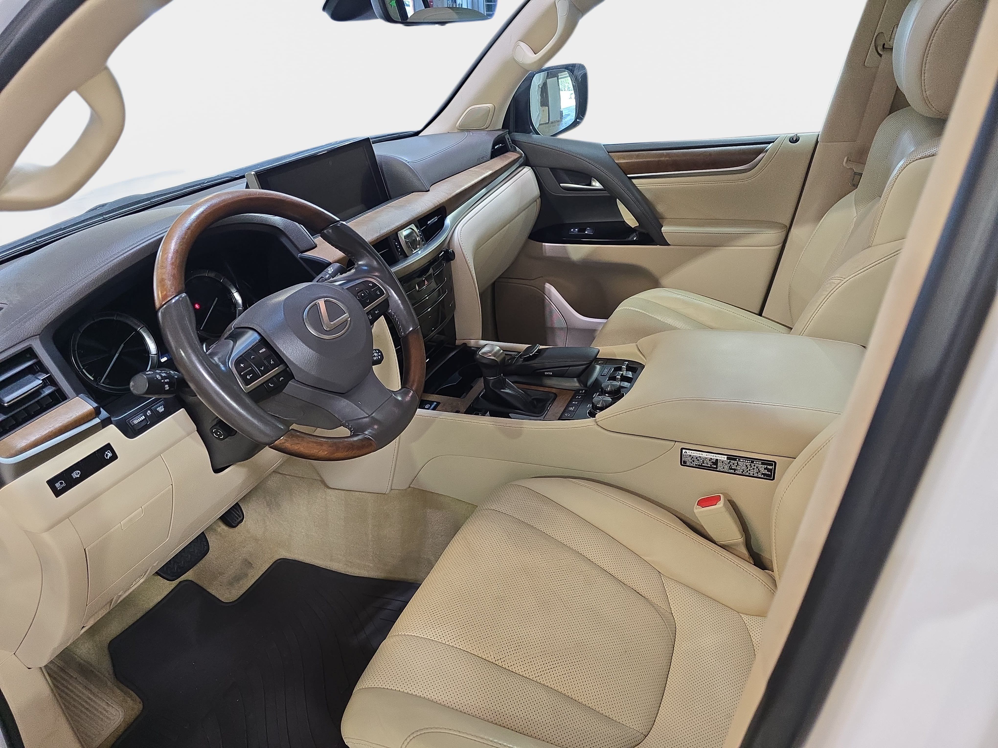 Used 2021 Lexus LX 570 4WD w/ Luxury Package image 13