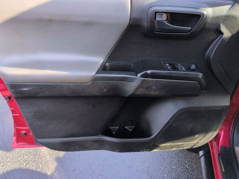 Used 2022 Toyota Tacoma SR w/ SX Package image 10