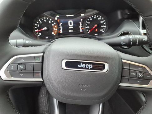 New 2026 Jeep Compass Latitude image 12