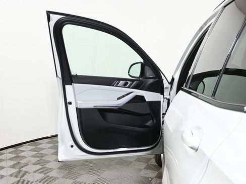 Certified 2024 BMW X5 xDrive40i w/ M Sport Package image 27