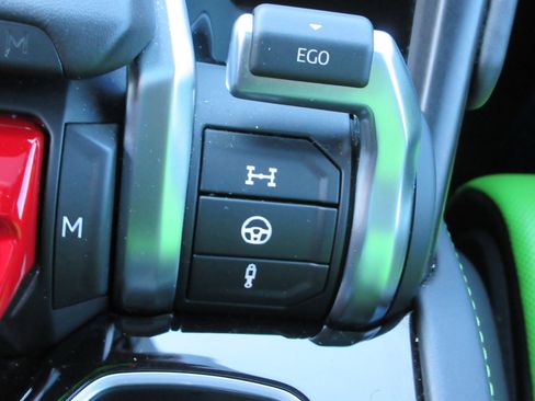 Used 2022 Lamborghini Urus image 74