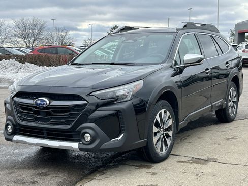 Used 2023 Subaru Outback Touring image 3
