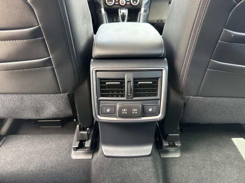 Used 2023 Subaru Forester Touring AWD/4WD image 18