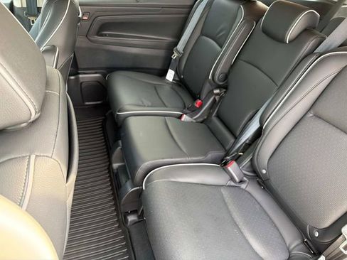 Used 2025 Honda Odyssey Elite image 12