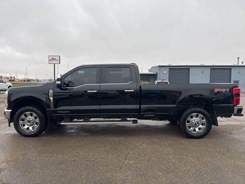 Used 2024 Ford F350 Lariat w/ Chrome Package image 4