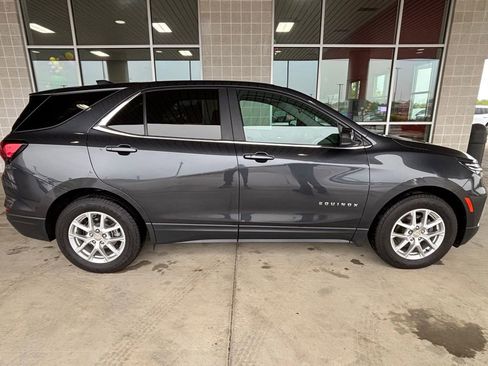 Used 2023 Chevrolet Equinox LT w/ LPO, Floor Liner Package FWD image 2