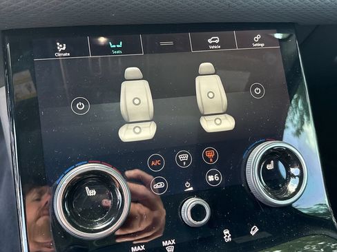 Used 2020 Land Rover Range Rover Velar R-Dynamic S AWD/4WD image 25