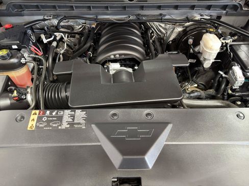 Used 2018 Chevrolet Silverado 1500 Custom w/ Custom Convenience Package RWD image 9