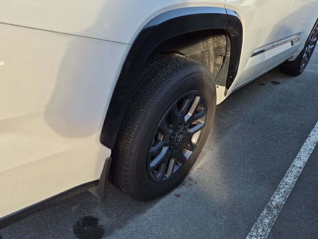 Used 2025 Toyota Sequoia Platinum AWD/4WD image 11