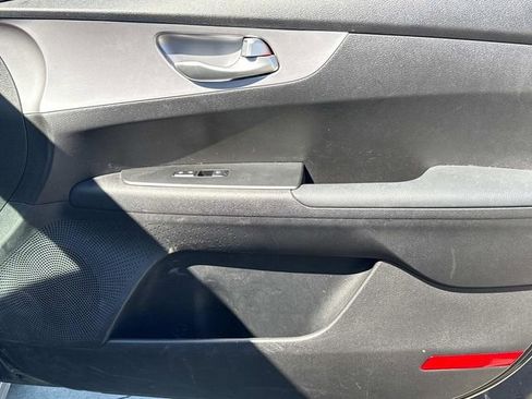 Used 2023 Kia Forte LX image 19