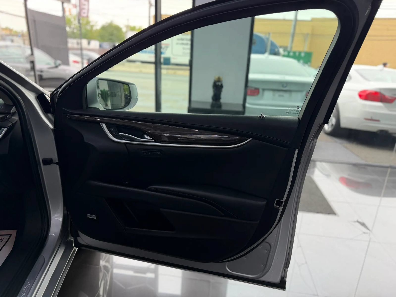 Used 2014 Cadillac XTS Luxury FWD image 11