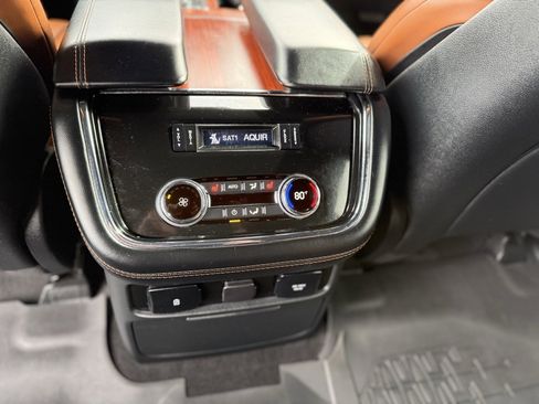 Used 2020 Lincoln Navigator Reserve w/ Luxury Package image 12