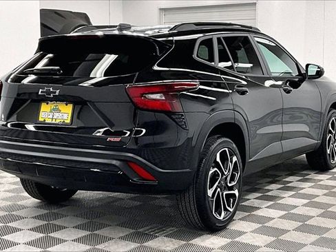 Used 2025 Chevrolet Trax RS w/ Driver Confidence Package image 12