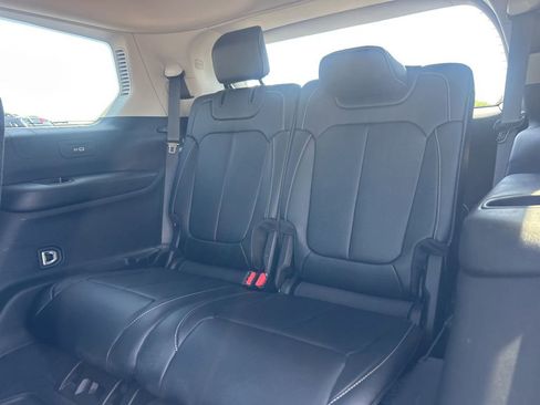 Used 2022 Jeep Grand Cherokee L Limited AWD/4WD image 7