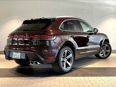 Used 2025 Porsche Macan AWD/4WD image 10