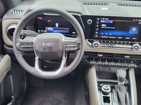 Used 2025 Chevrolet Colorado ZR2 w/ Technology Package AWD/4WD image 27