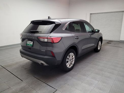 Used 2022 Ford Escape SE image 9