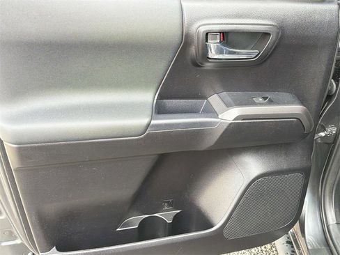 Used 2019 Toyota Tacoma TRD Off-Road image 27