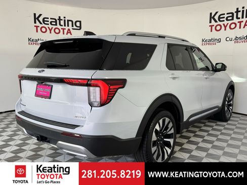 Used 2025 Ford Explorer Platinum w/ LUX Leather Package image 5