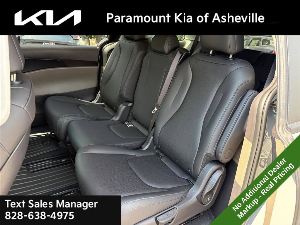 New 2027 Kia Carnival FWD image 22