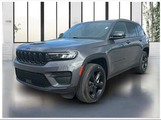 Used 2024 Jeep Grand Cherokee Altitude AWD/4WD video 1