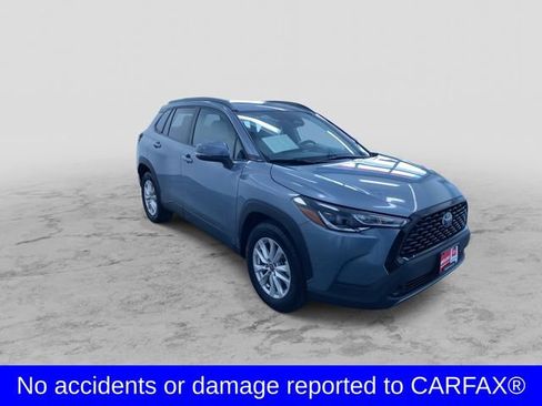 Used 2023 Toyota Corolla Cross LE w/ Moonroof Package image 3