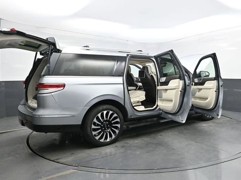 Used 2023 Lincoln Navigator L Black Label image 45