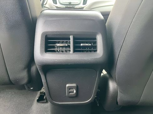 Used 2022 Chevrolet Equinox LS AWD/4WD image 18