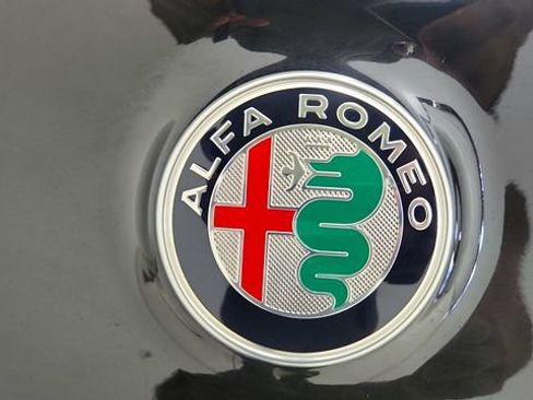 Used 2023 Alfa Romeo Giulia Sprint RWD image 32