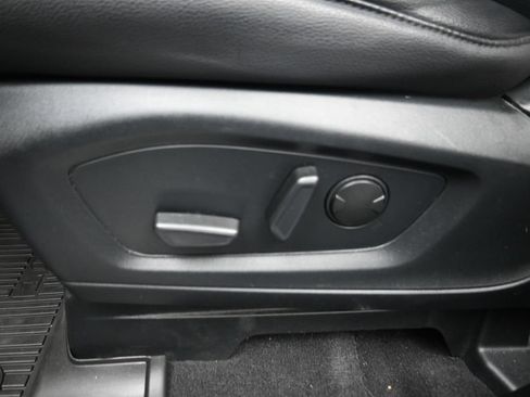 Used 2023 Ford Explorer Limited w/ Limited Technology Package RWD image 7