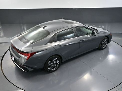 Used 2025 Hyundai Elantra SEL FWD image 55