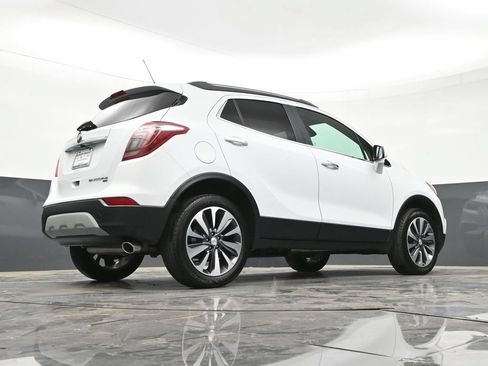 Used 2022 Buick Encore Preferred AWD/4WD image 28