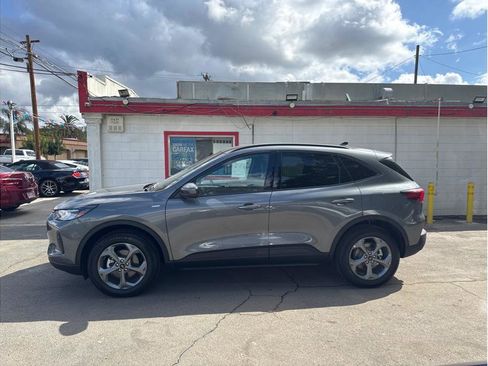 Used 2025 Ford Escape ST-Line Select AWD/4WD image 1