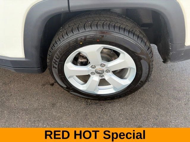 Used 2020 Jeep Compass Latitude w/ Cold Weather Group AWD/4WD image 45