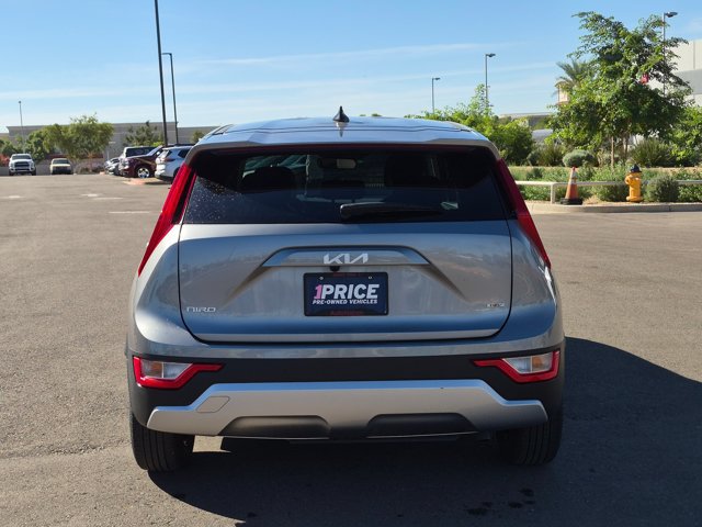 Used 2025 Kia Niro LX FWD image 6