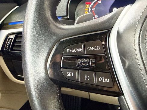 Used 2022 BMW 530i RWD image 11