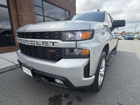 Used 2020 Chevrolet Silverado 1500 Custom w/ Custom Value Package AWD/4WD image 10