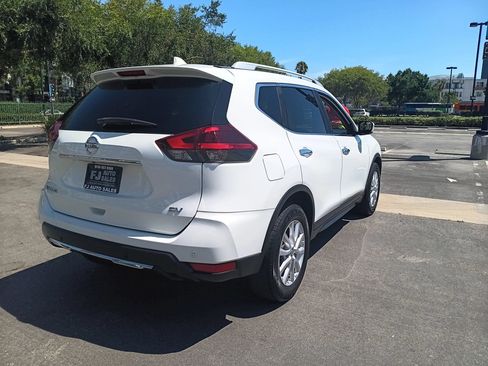 Used 2020 Nissan Rogue SV FWD image 8