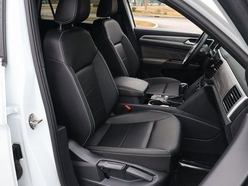 Certified 2023 Volkswagen Atlas Cross Sport SE image 18