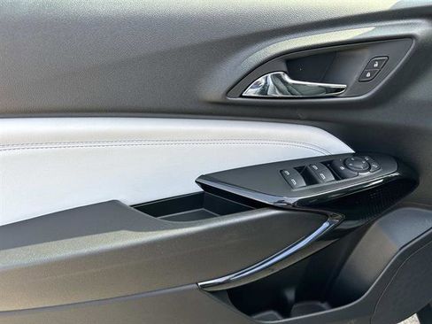 New 2026 Chevrolet Trax LT image 17