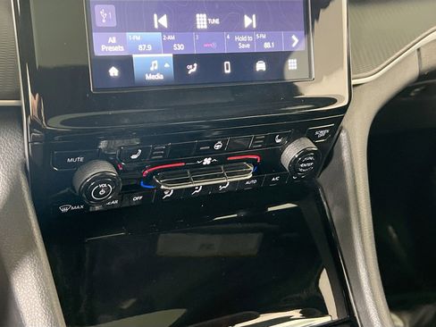 Used 2023 Jeep Grand Cherokee Altitude AWD/4WD image 15